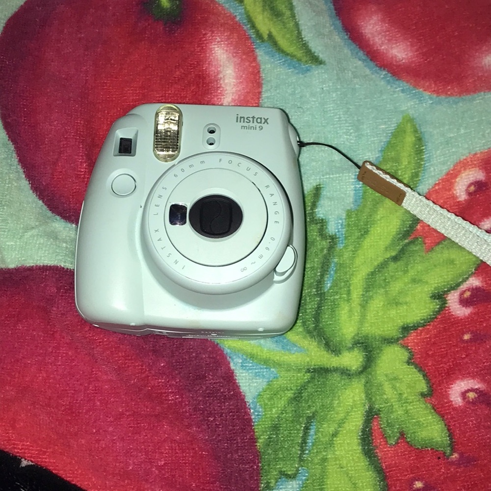 Instax mini 9 Fuji Film Camera - Picture 1 of 4
